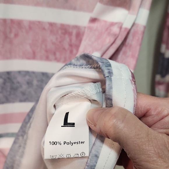 Gray and Pink Criss-Cross Long Sleeve Top Blouse size Large - Picture 2 of 5